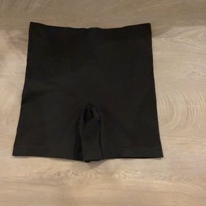 Lululemon Athletic Shorts. Stretch material. Size 6. Dark Gray.